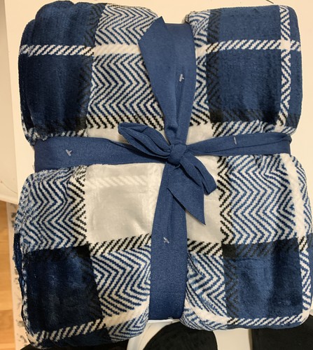 Brand New Throw Blanket 50”x 60” Lt Weight Amy Miller Soft Plaid Velvet Reverse - Picture 2 of 4