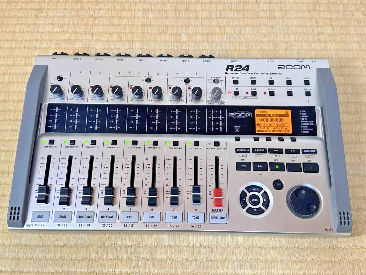 ZOOM R24 Digital Multi Track Recorder 24 Track Interface