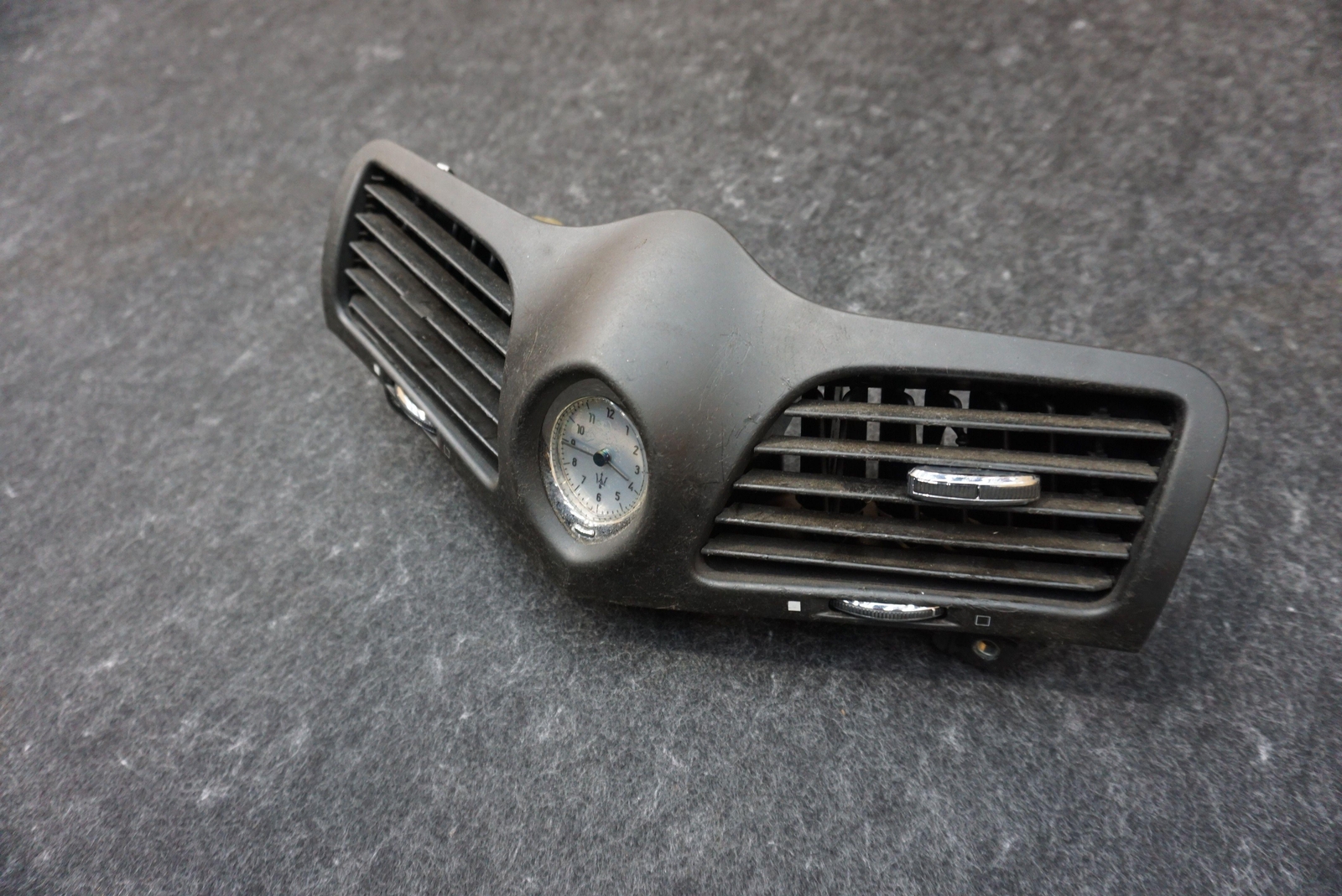 Front Center Dashboard AC Vent Panel 69934900 Maserati Granturismo 2008-19 *Note