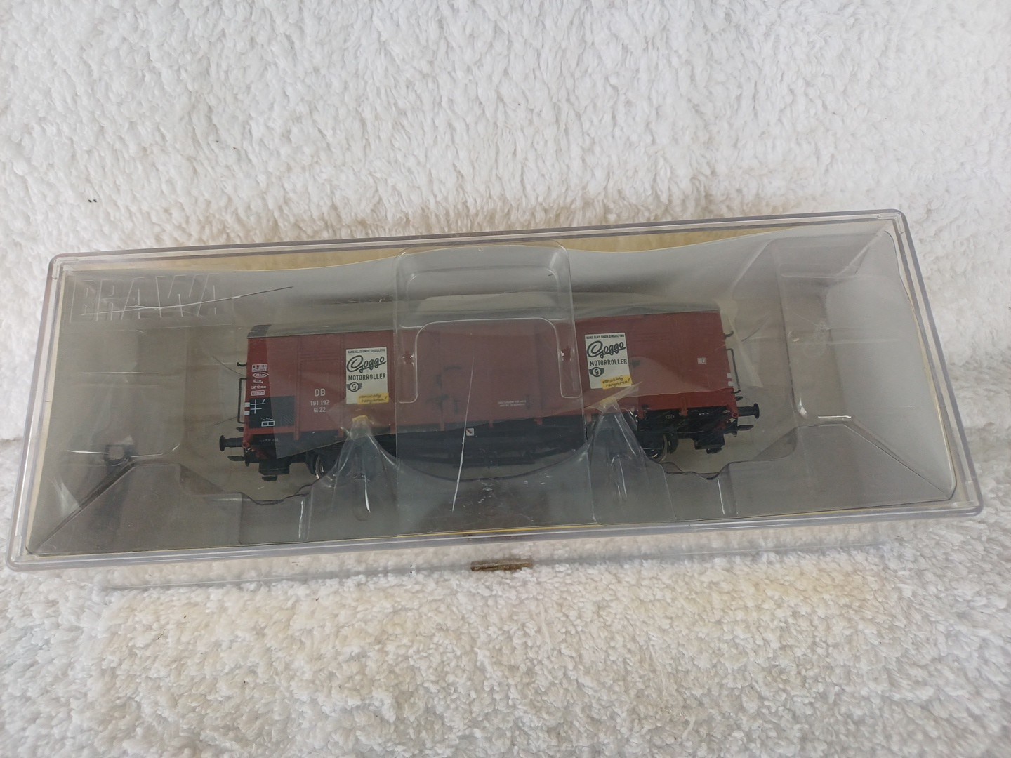 Brawa HO Gauge 48699 DB Covered Freight Wagon Glr Goggo Motorroller Epoche III