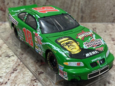 Bobby Labonte 18 Interstate Batteries 2001 Pontiac Grand Prix 1:24 Scale Diecas