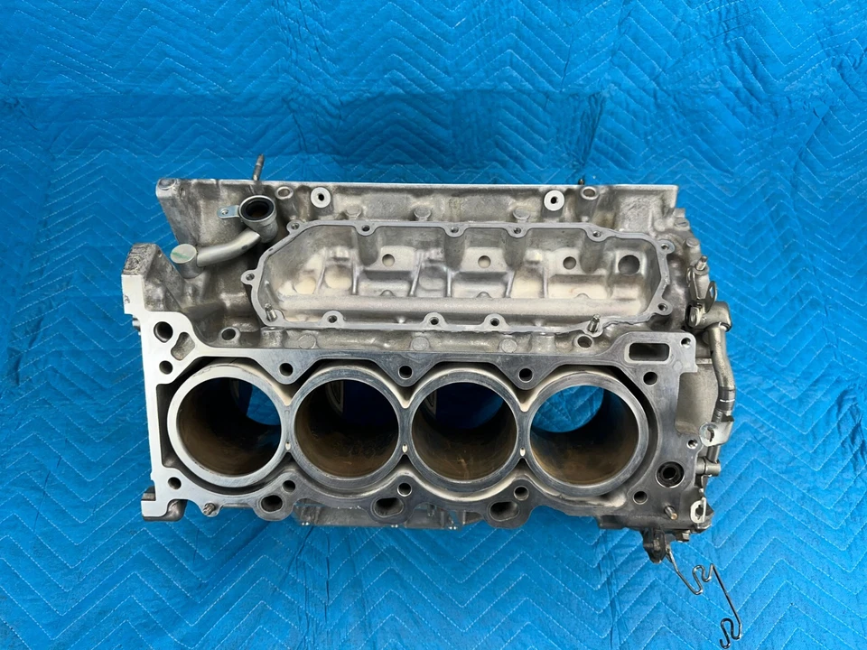 Bloque de cilindros del motor Lexus LS460 GX460 GS460 4,6 L 59 k 2010-2023 OEM Foto 2 de 4