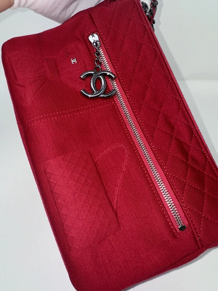 Chanel CC Limited Edition Hawaii Jersey Crossbody Shoulder Bag Red EUC - Image 3 of 4