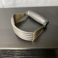 OXO Good Grips Pastry Blender Dough Cutter Stainless Baking Kitchen Heavy Duty