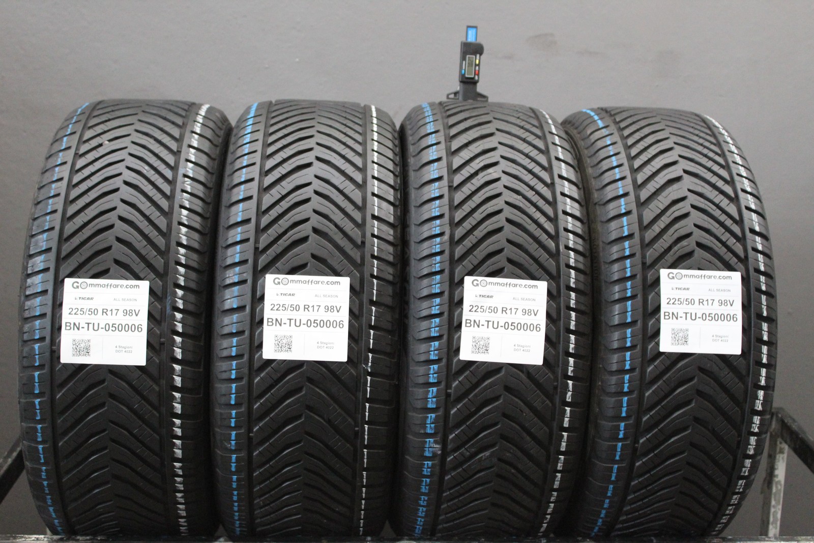 4 Pneumatici 225/50 R17 Tigar All Season