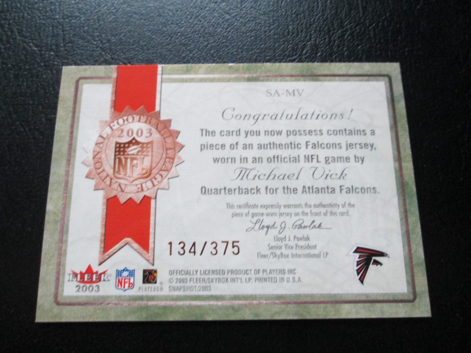 MICHAEL VICK 2003 FLEER SEAL OF APPROVAL SNAPSHOT GAME WORN JERSEY CARD #134/375 view 3