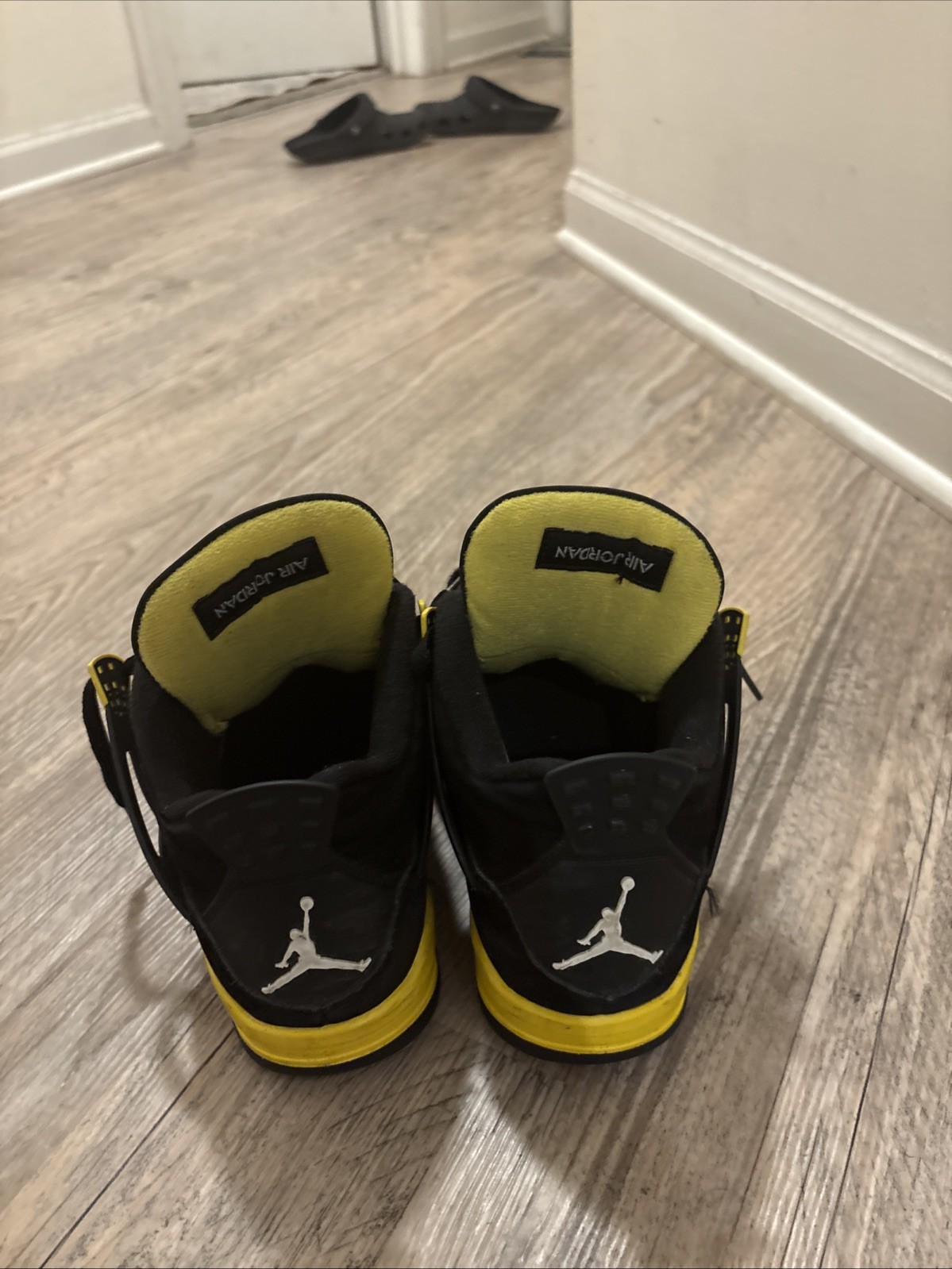 Jordan 4s Yellow Tunder 8.5 Men's Used