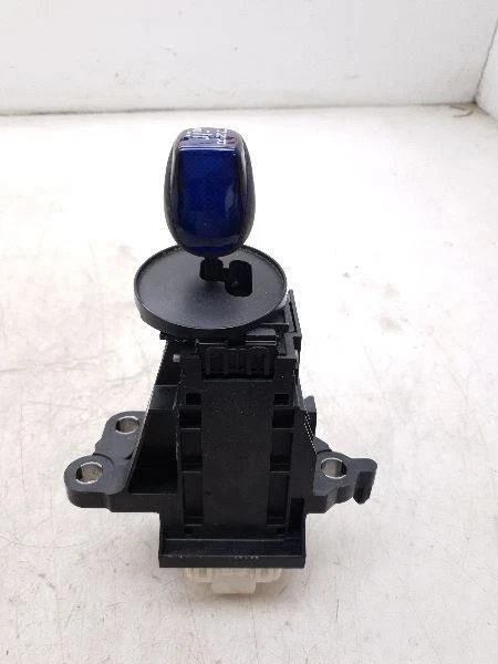 Toyota Prius 2017 dos Eco tracción delantera con palanca de cambios automática Foto 3 de 4