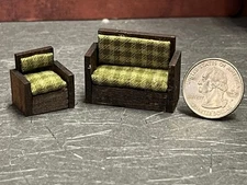 Dollhouse Miniature Sofa Chair Green D 1:48 Quarter Scale F238 Dollys Gallery