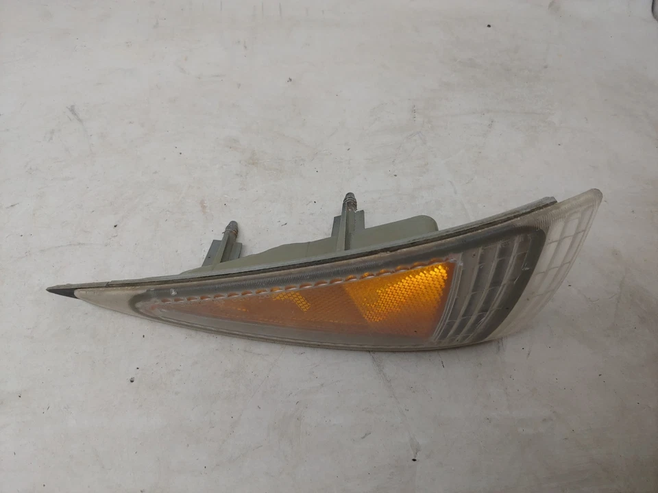 1995-1999 CHEVROLET CAVALIER PASSENGER RIGHT SIDE MARKER PARK LIGHT OEM - Image 2 of 4