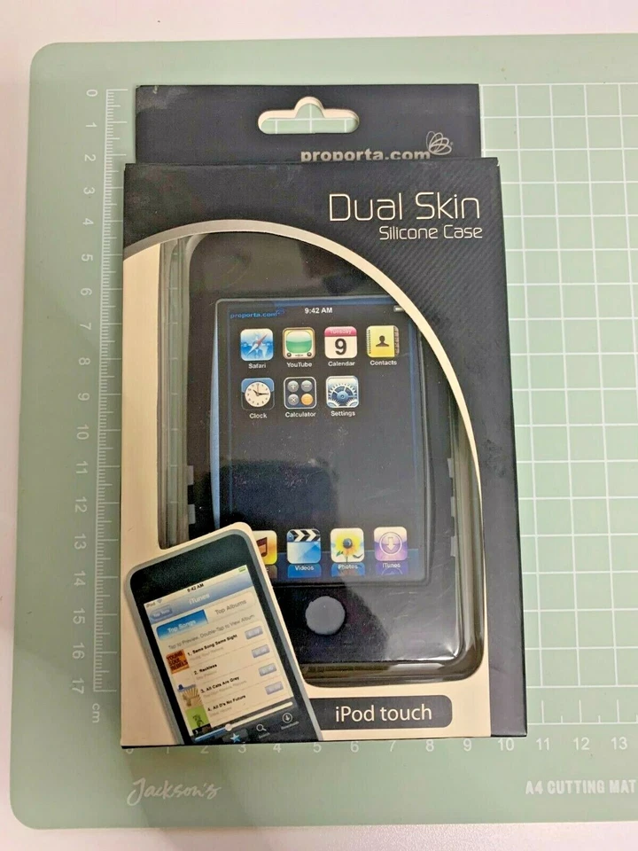 Dual Skin Silicone Case for iPod Touch [ by Proporta ] - Image 2 of 4