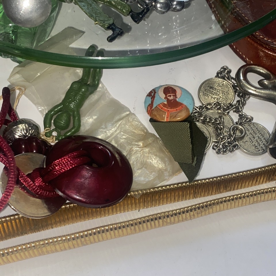 VINTAGE JUNK DRAWER LOT ANTIQUES JEWELRY OLD TRINKETS TREASURE KITSCHY