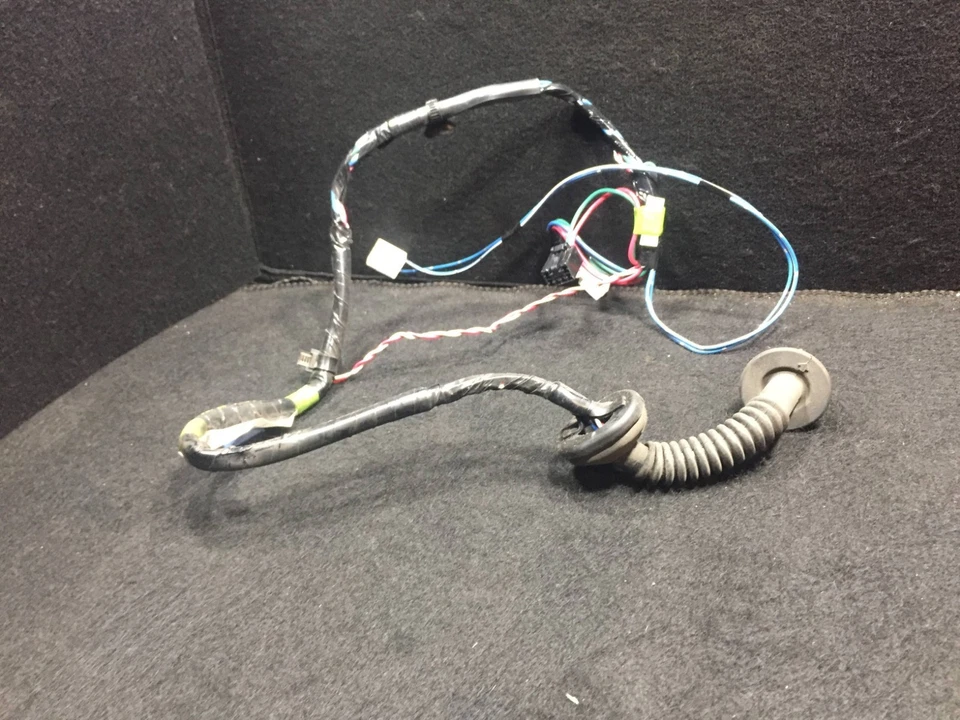 2004 2005 2006 SCION xA REAR PASSENGER DOOR WIRE HARNESS OEM D18 - Image 3 of 4