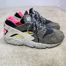 Nike Air Huarache run Prm Black / Desert Moss - Solar Red  704830 010, Sz 10.5