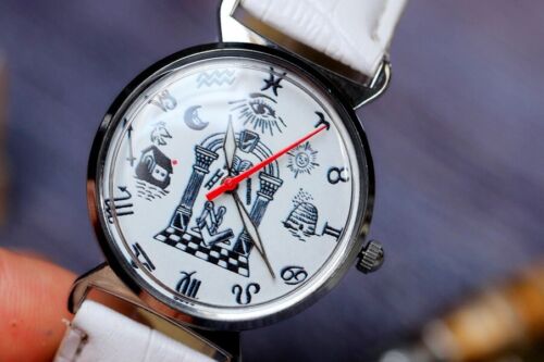 Classic Masonic Watch - Rare Find with Vintage Charm Cool watch - Picture 4 of 10