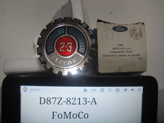 Ford Courier Pickup Truck Rejilla Adorno Emblema Cresta Medallón 77-83 Nuevo de Lote Antiguo Foto 2 de 4