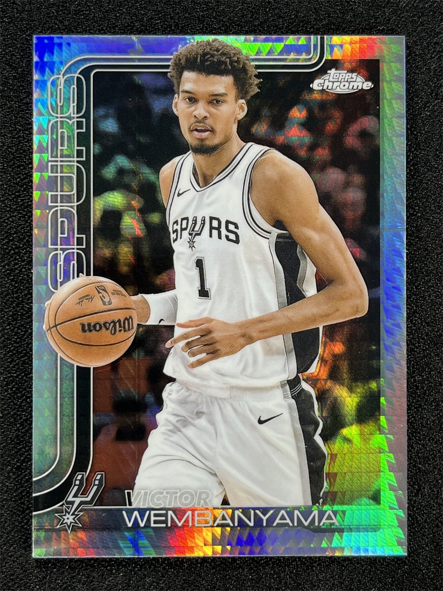 2025-26 Topps Chrome Victor Wembanyama #221 Prism Refractor Spurs &05121