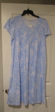 Miss Elaine women's long Princess Nightgown size Medium