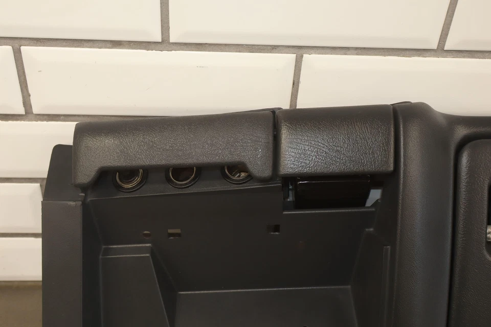 99-02 Chevy GMC Sierra Silverado Guantera Grafito con Envolvente (Consola) Foto 2 de 4