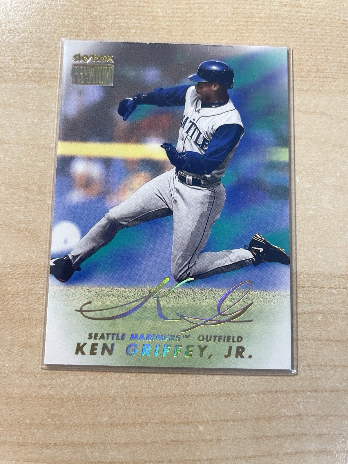 1999 Skybox Premium - Ken Griffey Jr #137