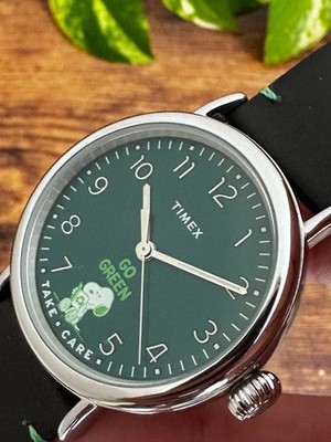 Timex Snoopy Peanuts Wristwatch Vintage Green Dial Collectible Rare Limited
