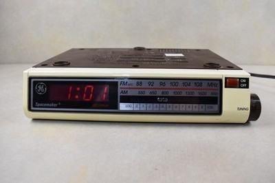 GE Spacemaker Model 7-4212A Under-Cabinet AM/FM Clock Radio Tested & Works