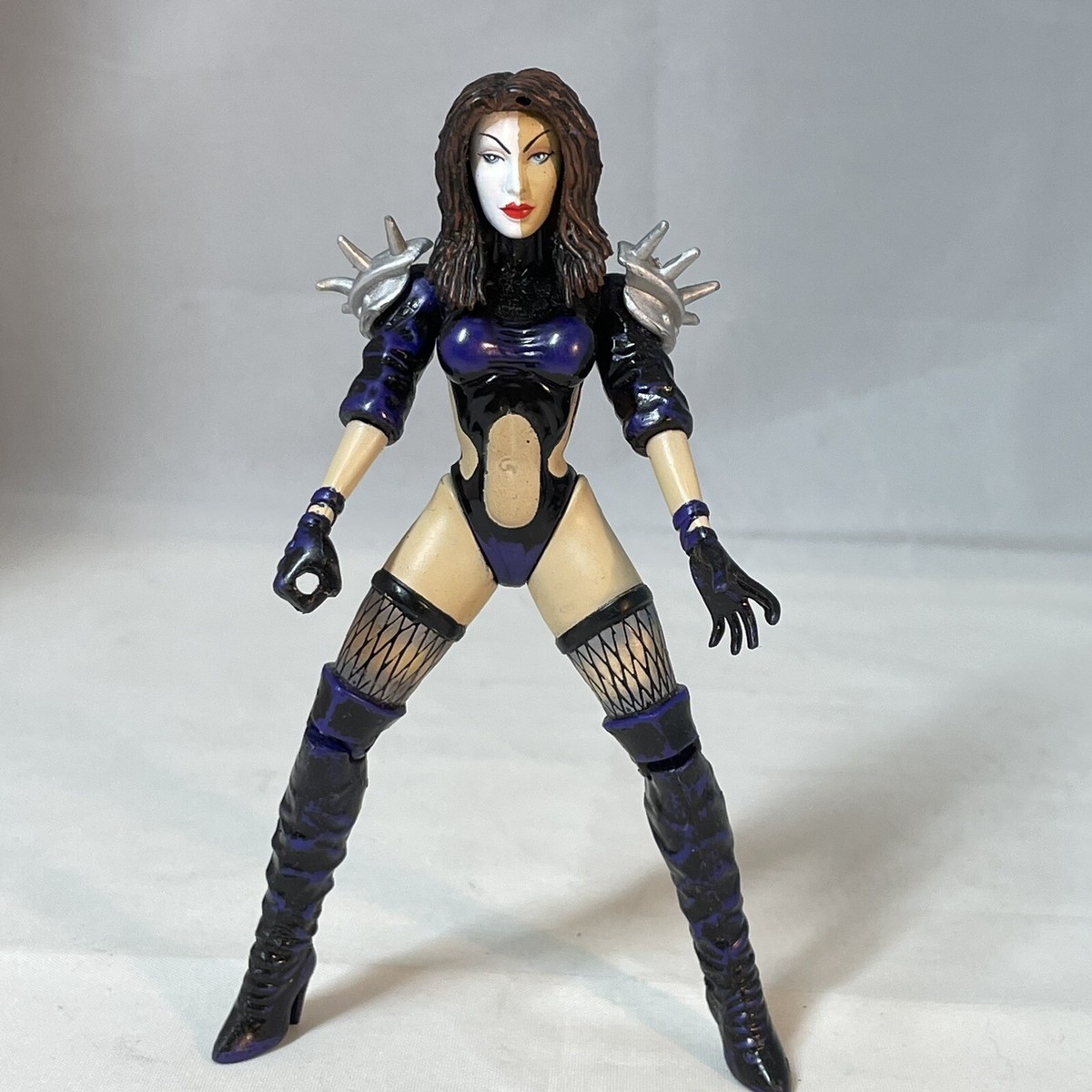 1998 Toy Biz Marvel Supervillains Vault TYPHOID MARY Action Figure