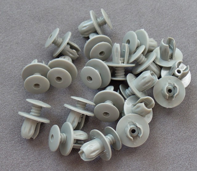 20x Door Panel Mounting Clips Clip VW Caddy Golf TRANSPORTER T4 & T5