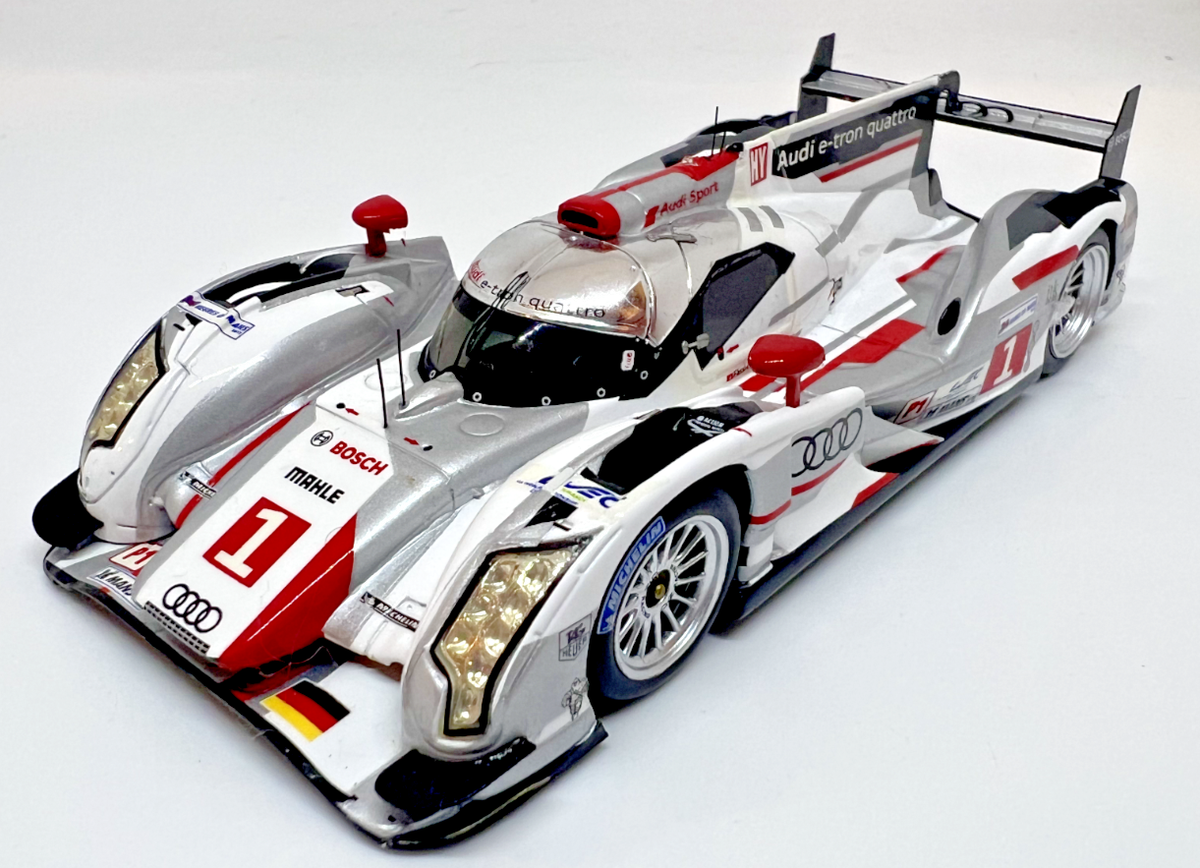 Audi R18 e-tron quattro ロッテラーサイン入り 2012 Audi r18 e-tron quattro #1 24hr Le Mans Winner 1/43 Spark A