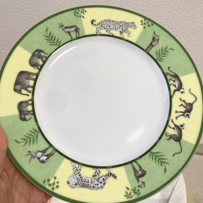 Hermes 新品 皿 23センチ 2枚セット 動物柄 Animaux Nattes dessert plate | Hermès USA