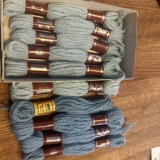 DMC Floralia Laine Divisible 100% Wool 10 Skeins 7301 & 7694 Needlepoint Yarn