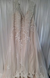 Victoria Kay Champagne Lace A Line Princess Wedding Dress UK 28/30 Very Good
