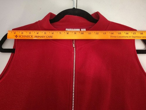 Quacker Factory 2X Red Fleece Gemstone Zipper Sequin Pocket Vest - Picture 3 of 8
