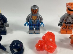 LEGO Minifigure Lot Of 5 Nexo Knights, Galaxy Patrol Squad, Ultra Agent - Read