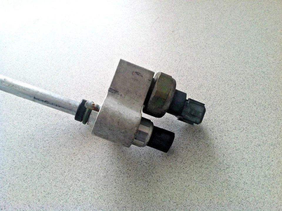 Mercedes-Benz W220 S430 2000-2006 ~ tubería condensadora Foto 3 de 4