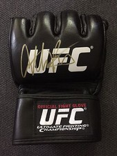 UFC Ultimate Fighting Anthony Pettis Autographed Signed Authentic UFC Glove COA