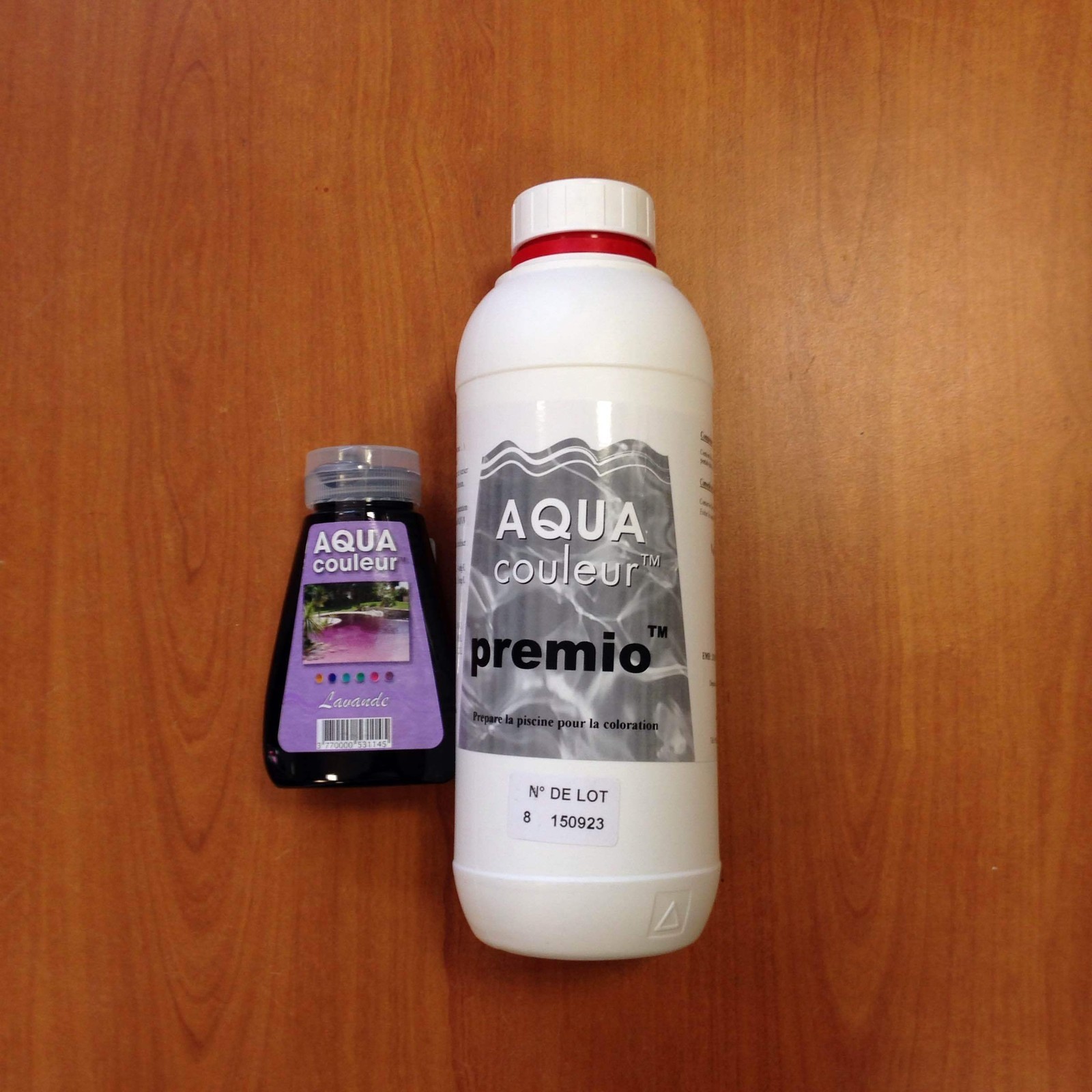 Colorant piscine violet pour changer de couleur d'eau sans tacher le liner