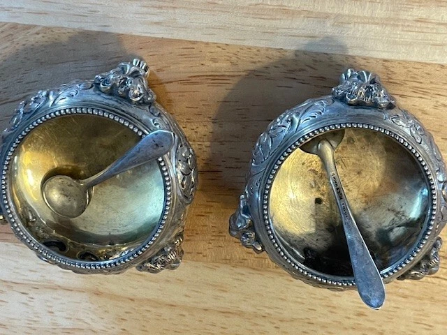 Par de sales inglesas de plata esterlina Richards and Brown del siglo XIX - Londres, 1871 Foto 2 de 4