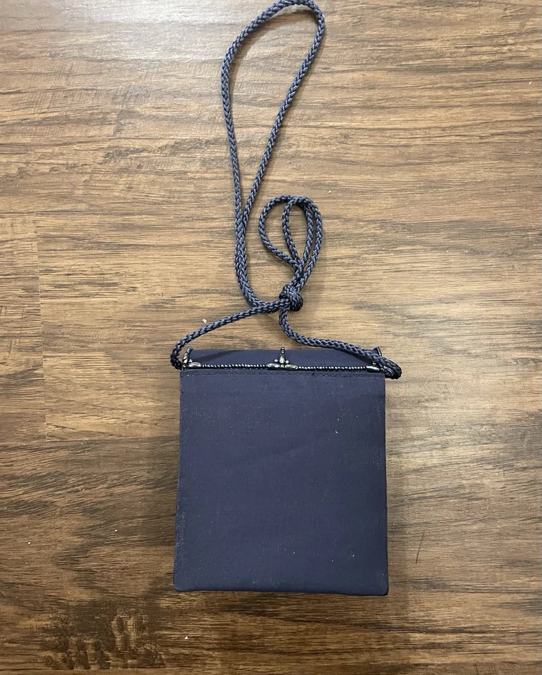 Mini monedero vintage con cuentas azules  Foto 3 de 4