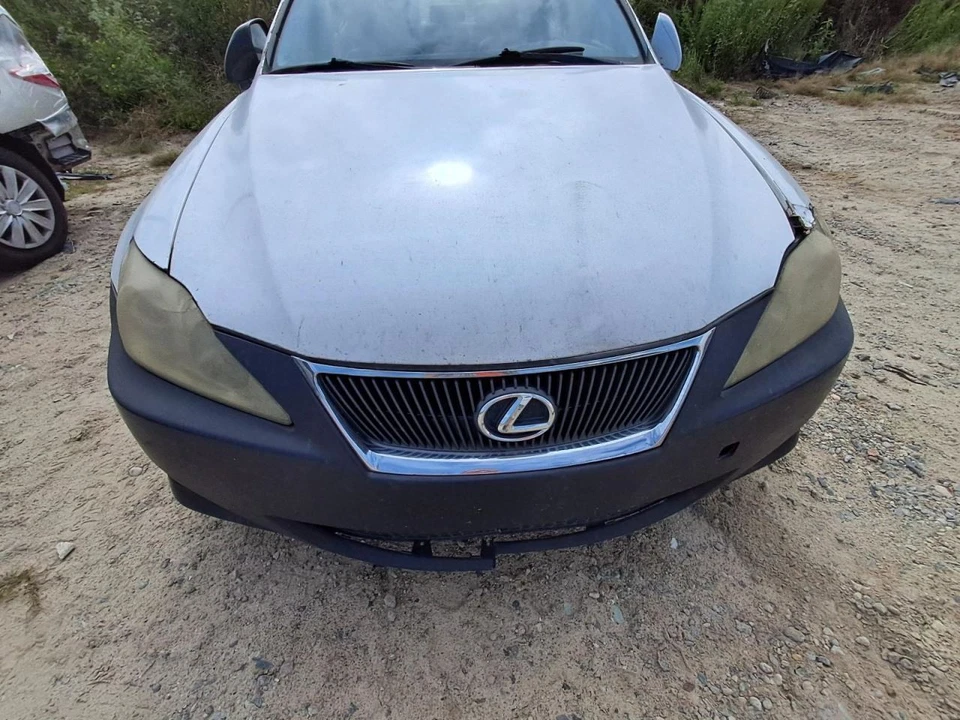 2006 Lexus IS250 Front Windshield Wiper Motor OEM 143K Miles - Used - Image 2 of 4