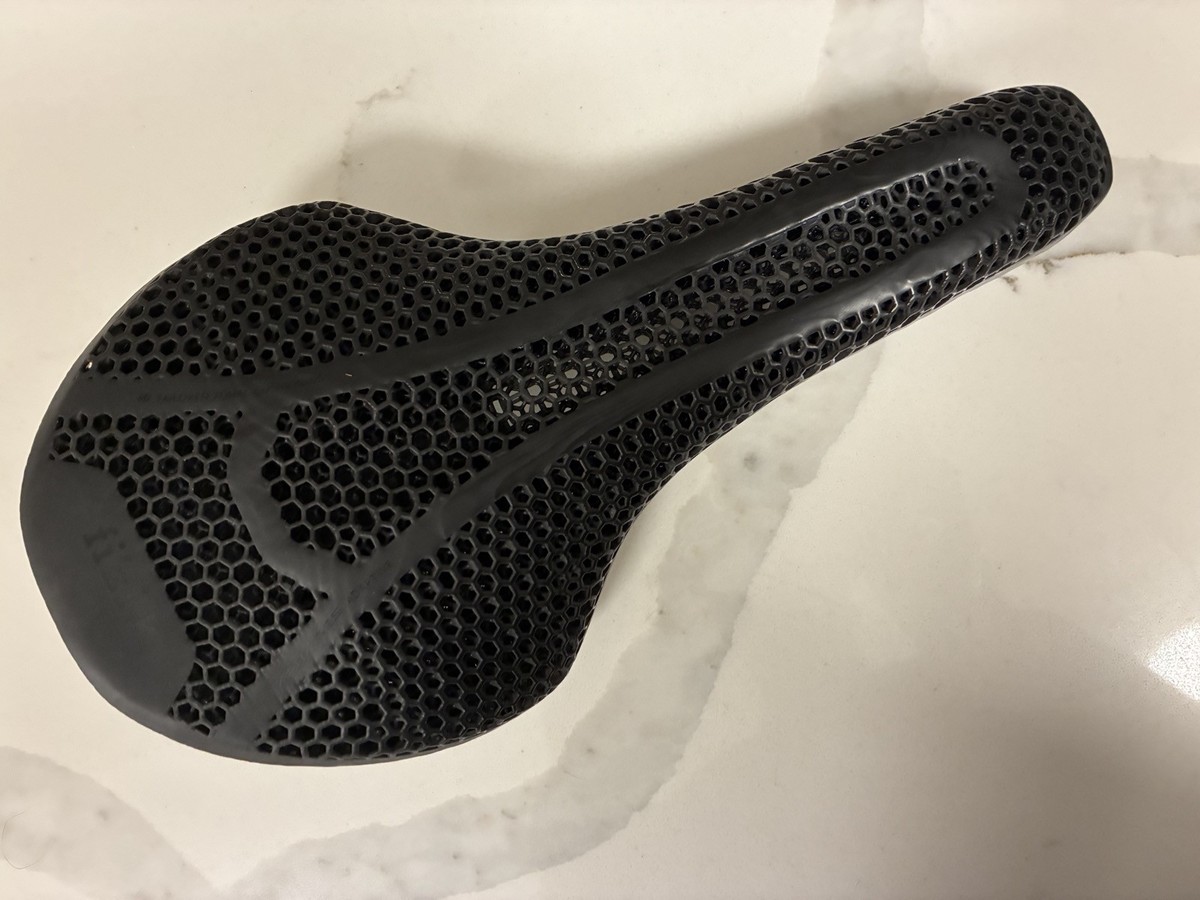Fizik VENTO ANTARES R1 ADAPTIVE Carbon 3D Printed Saddle. Regular