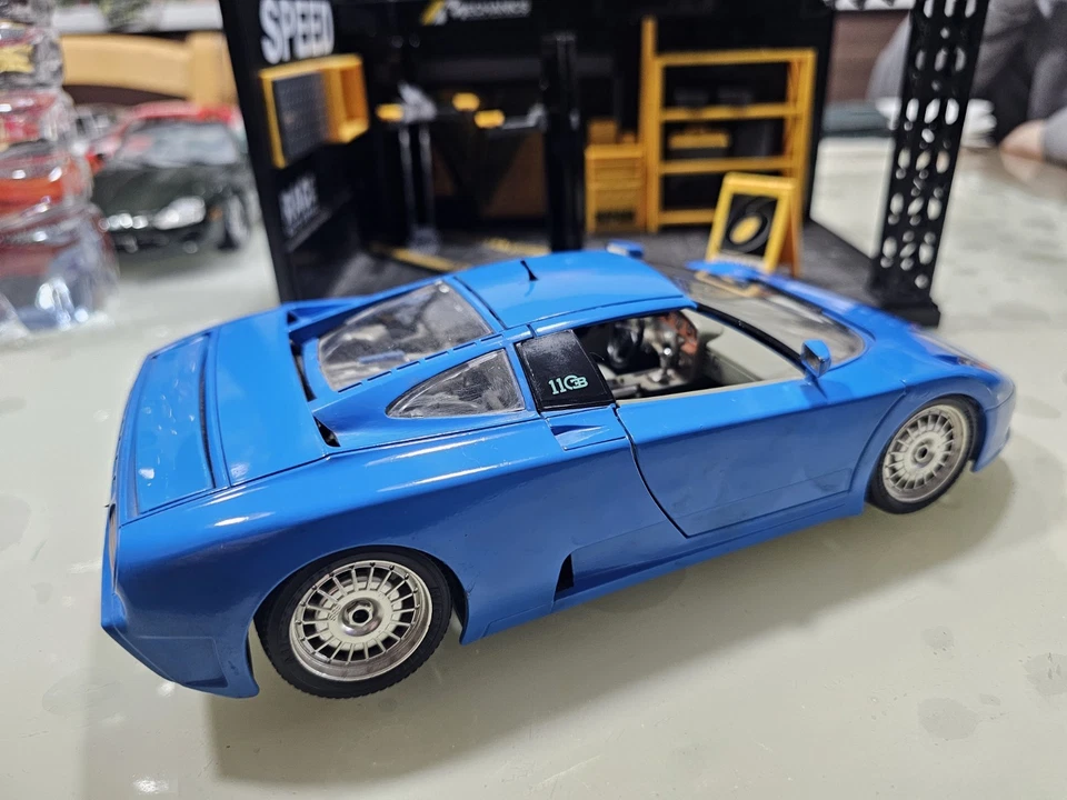 Modello auto Burago Bugatti 110 EB anno 1991 scala 1:18 Made in Italy - Immagine 2 di 4