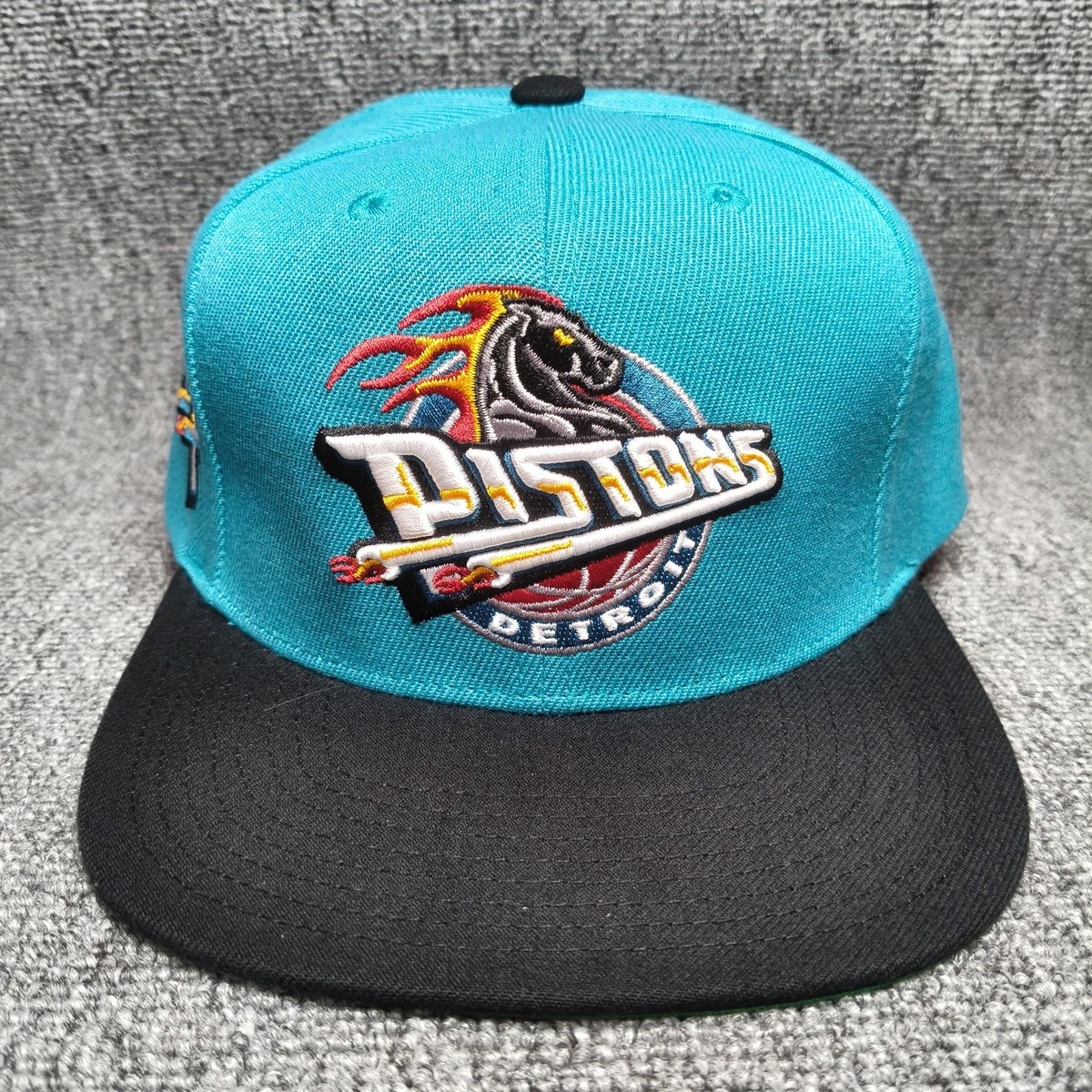 Mitchell & Ness Detroit Pistons NBA Old Logo Snapback Hat Turquoise Black