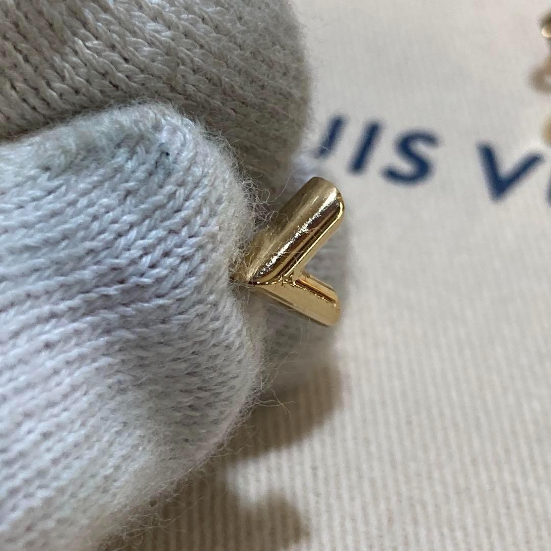 Louis Vuitton Authentic Catch Stud Essential V Ea… - image 14