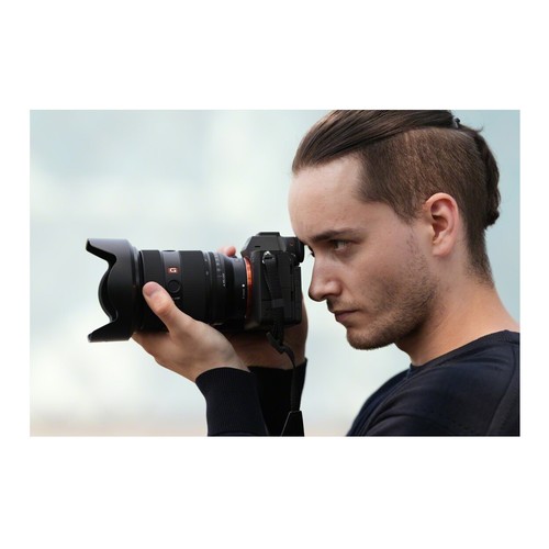 Sony Alpha a7R V Mirrorless Lens Camera Body with FE 24-70mm FE 135mm Bundle - Picture 6 of 7