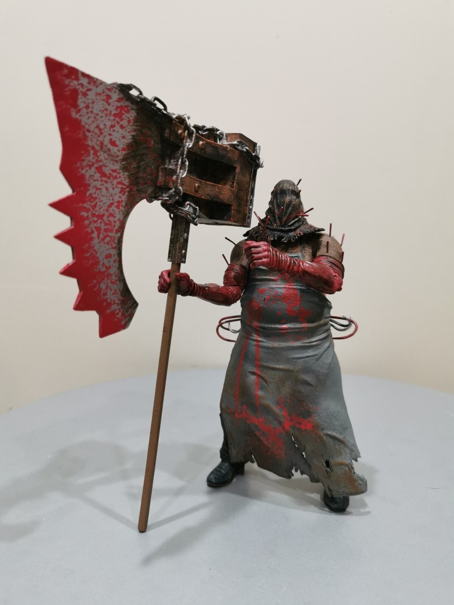 NECA Resident Evil 5 Executioner Majini 8