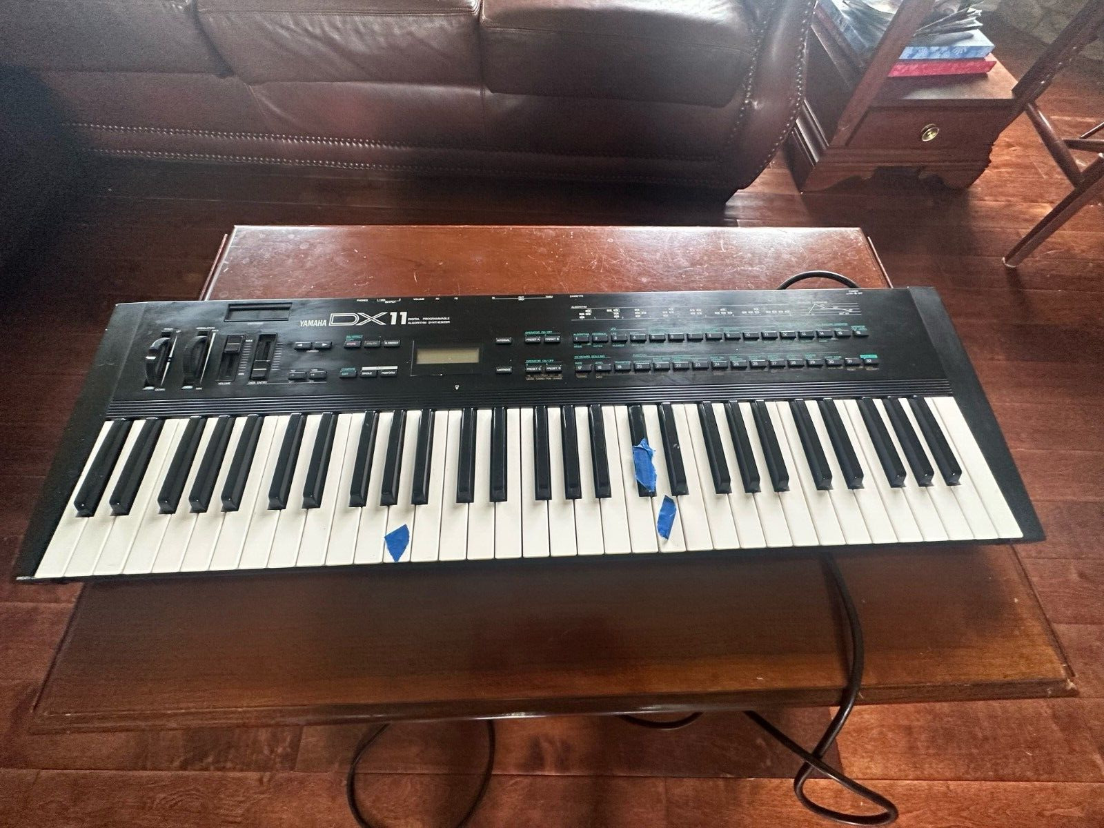 Yamaha DX11 - 61-Key 8-Voice Polyphonic Synthesizer Keyboard