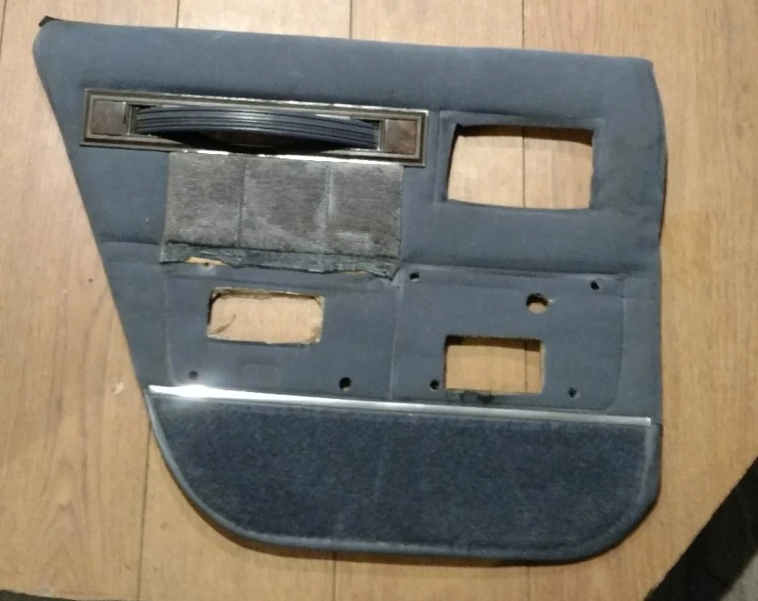 Chrysler LeBaron 1989 mano derecha interior panel de puerta alfombrado azul Foto 2 de 4