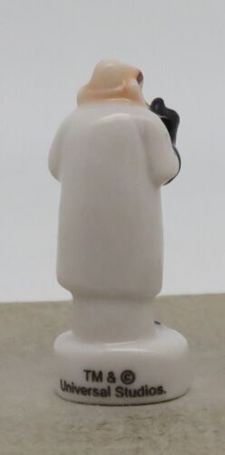 a 2014 PAT A PAIN MOI MOCHE ET MECHANT 2 LES MINIONS FEVE PORCELAINE 3D AU CHOIX - Picture 21 of 21