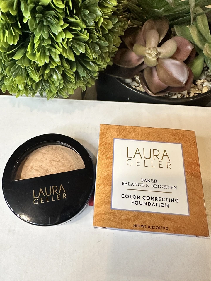 Laura Geller Baked Balance-n-Brighten Color Correcting Foundation Golden Medium. - Image 3 of 4